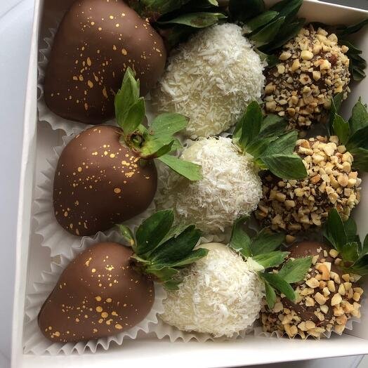 Подарочный набор клубника в шоколаде из 9 ягод