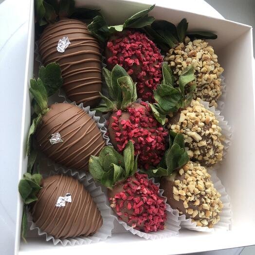 Клубника в Шоколаде 9 шт. Бельгийский шоколад Callebaut. Подарочный набор