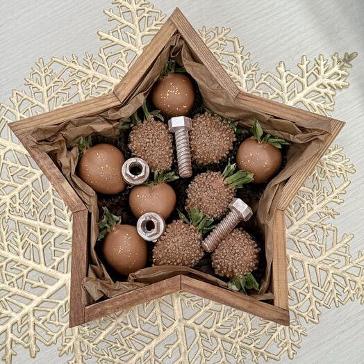 Клубника в шоколаде подарок папе, дедушке, брату, любимому