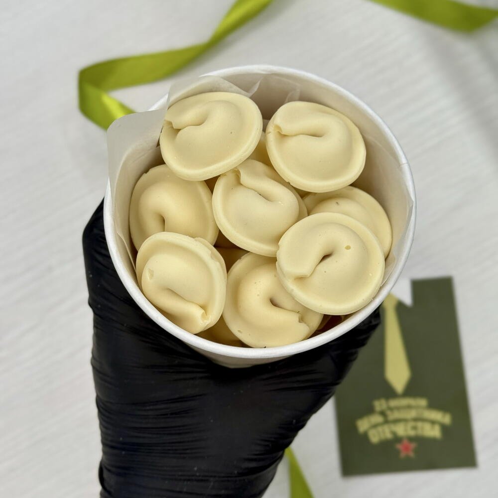 Пельмени из шоколада с фундуком