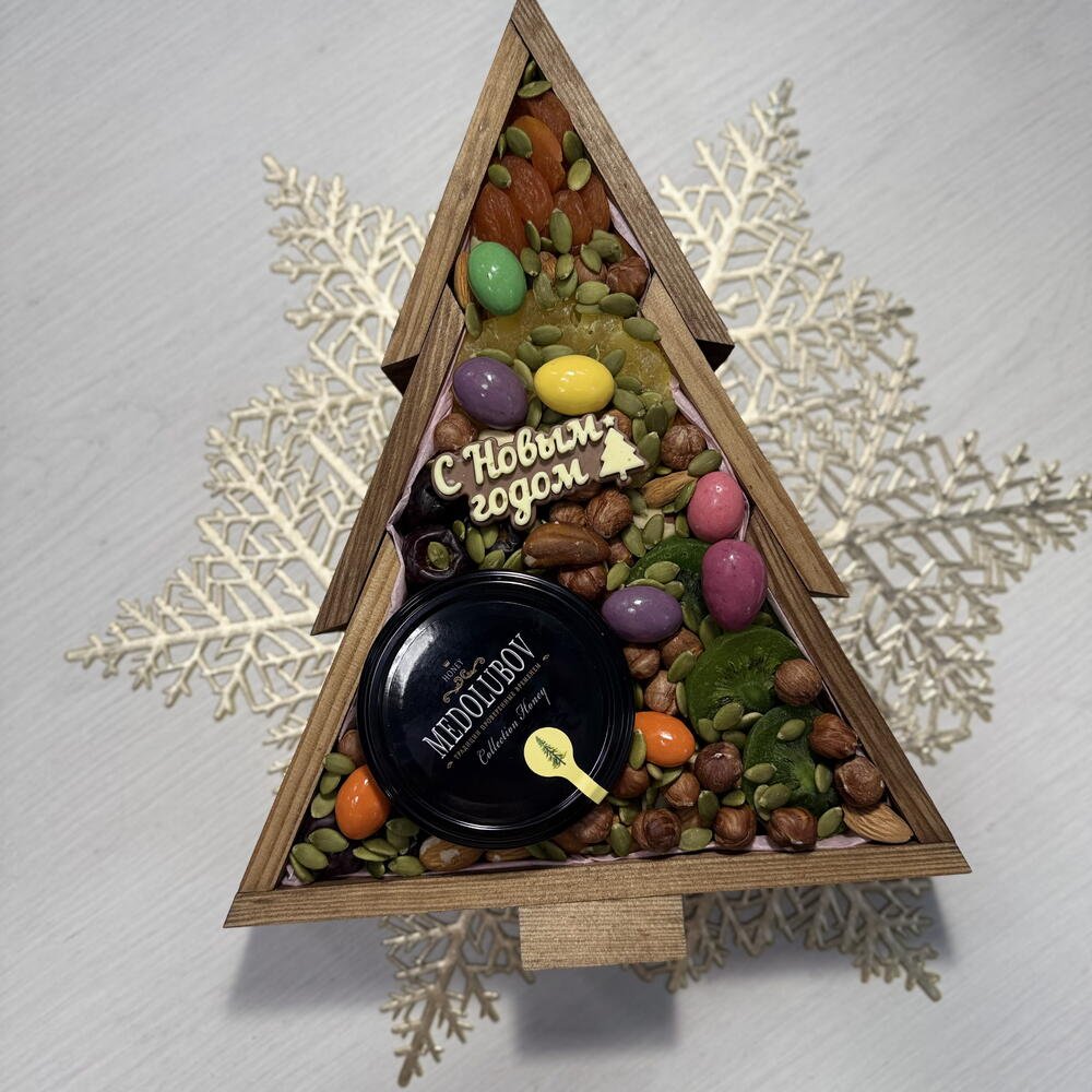 Набор орехов и сухофруктов Новогодняя ёлка