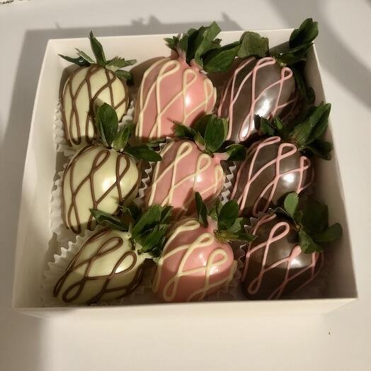 Клубника в шоколаде 9 ягод для любимых