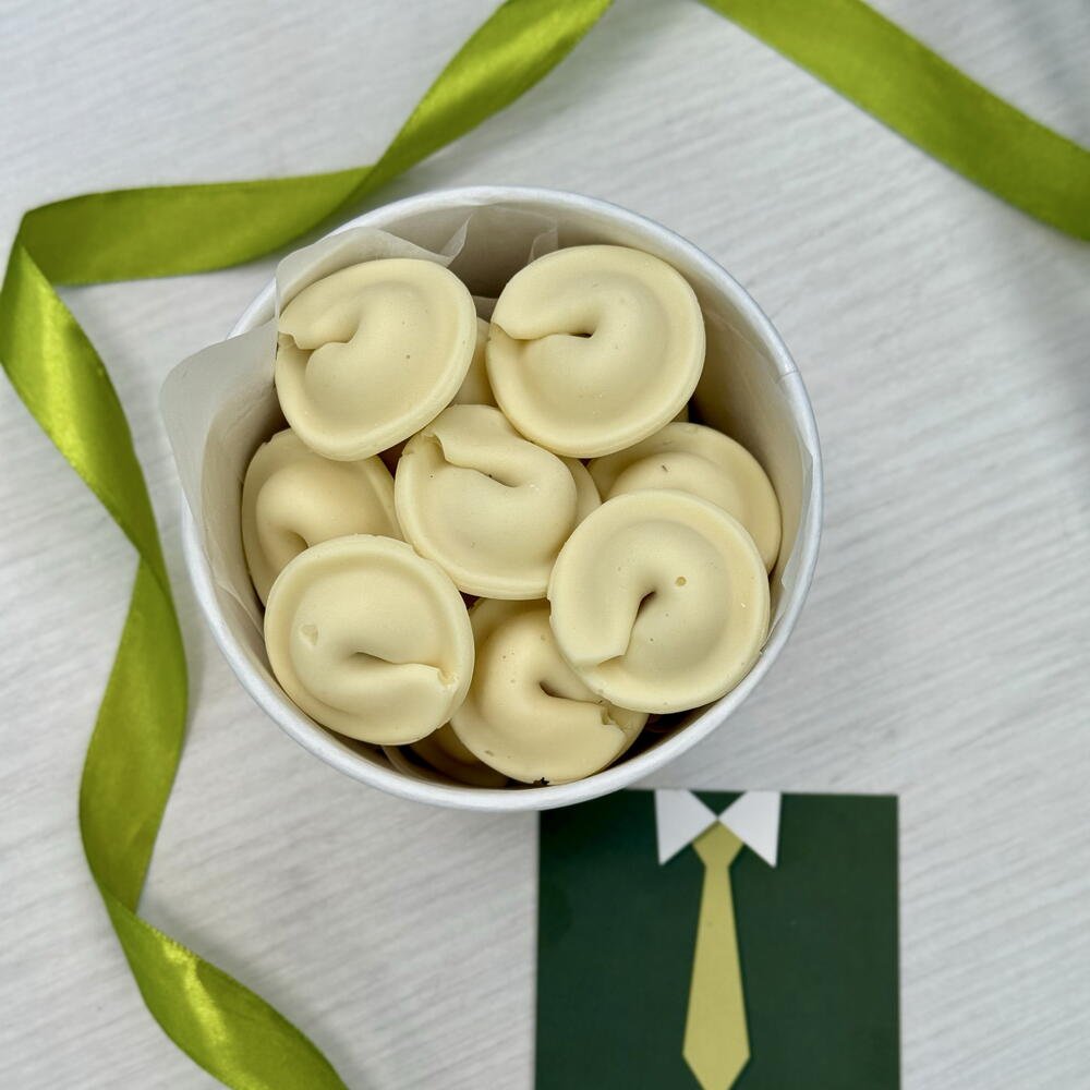 Пельмени из шоколада с фундуком