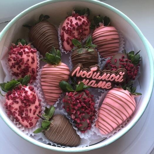 Клубника в шоколаде, подарок для мамы