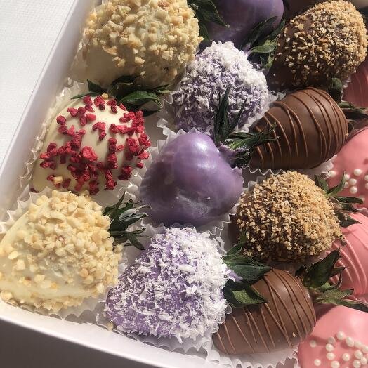 Клубника в шоколаде набор 16 ягод