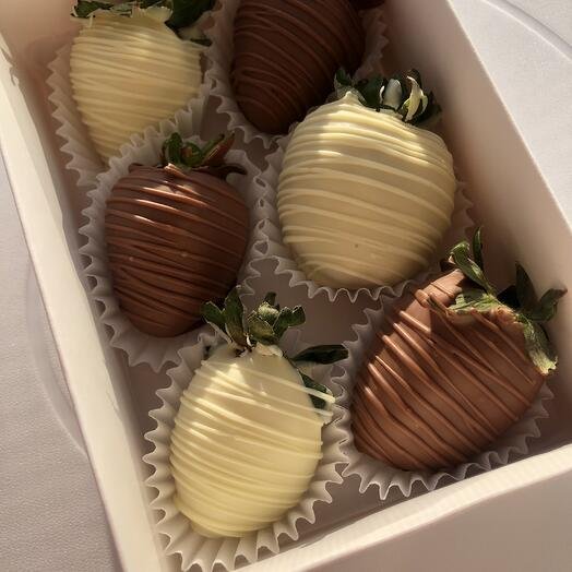 Клубника в шоколаде, набор "ИньЯнь" 6 ягод