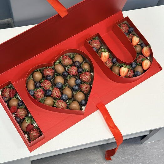 Клубника в молочном шоколаде I Love You
