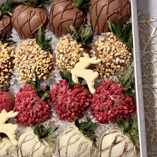 Клубника в шоколаде 25 ягод Новый год