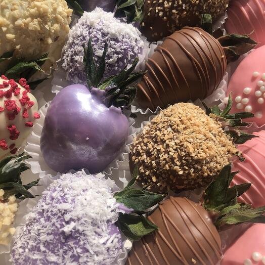 Клубника в шоколаде набор 16 ягод