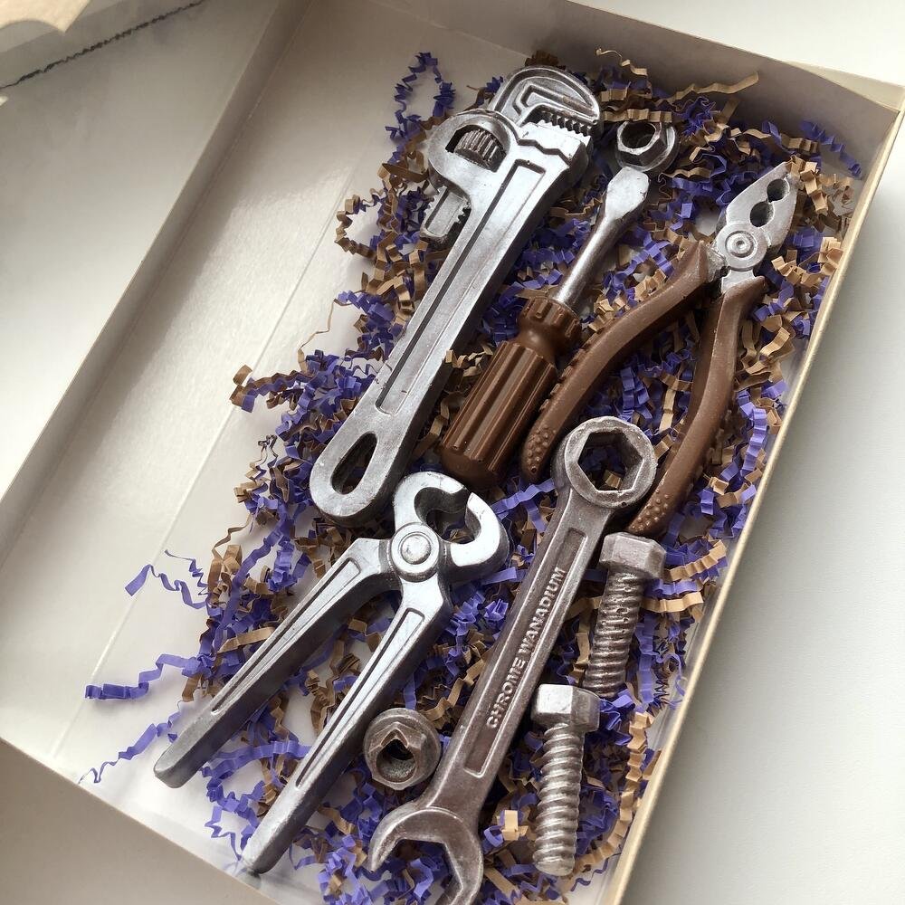 Шоколадные инструменты в подарок брату/коллеге/любимому/папе