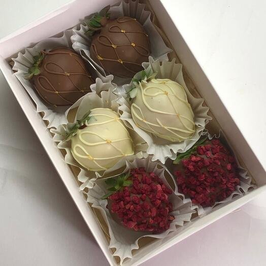 Клубника в шоколаде набор 6 ягод