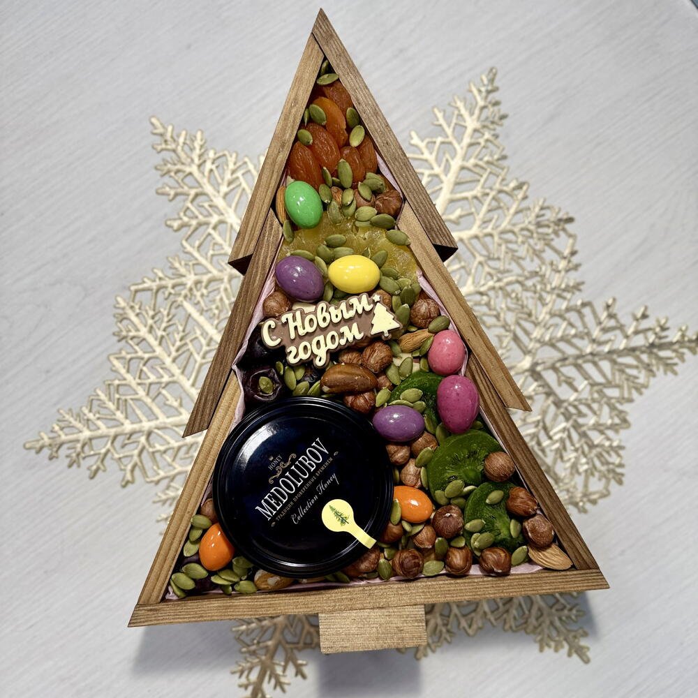 Набор орехов и сухофруктов Новогодняя ёлка