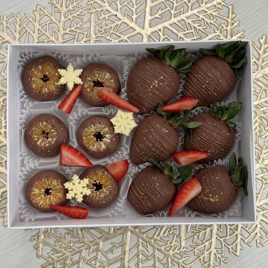 Клубника и мандарины в бельгийском шоколаде в подарок