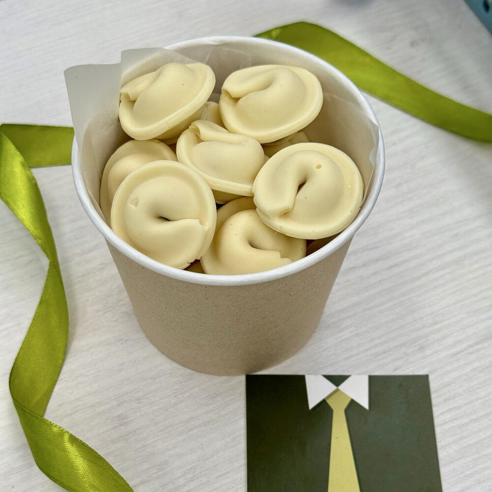 Пельмени из шоколада с фундуком