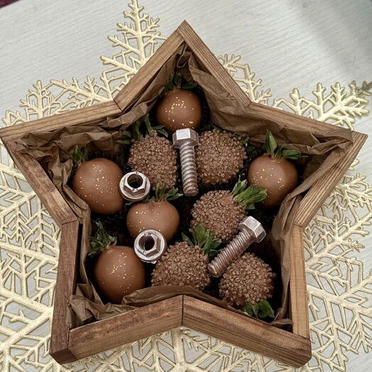 Клубника в шоколаде подарок папе, дедушке, брату, любимому