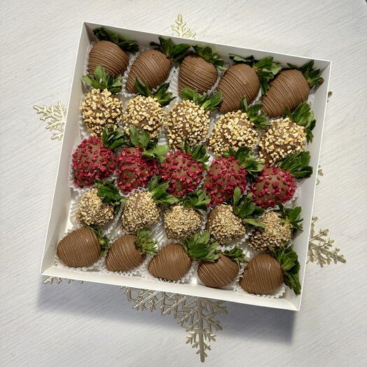 Клубника в молочном шоколаде большой набор на компанию