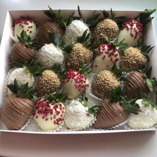 Клубника в шоколаде набор ассорти любимым