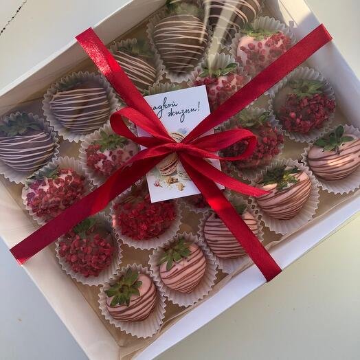 Клубника в шоколаде Ассорти 20 ягод