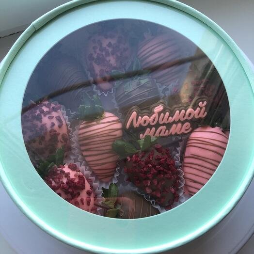 Клубника в шоколаде, подарок для мамы