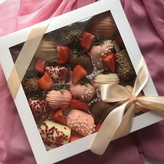 Набор клубника и бананы в шоколаде комбо ассорти